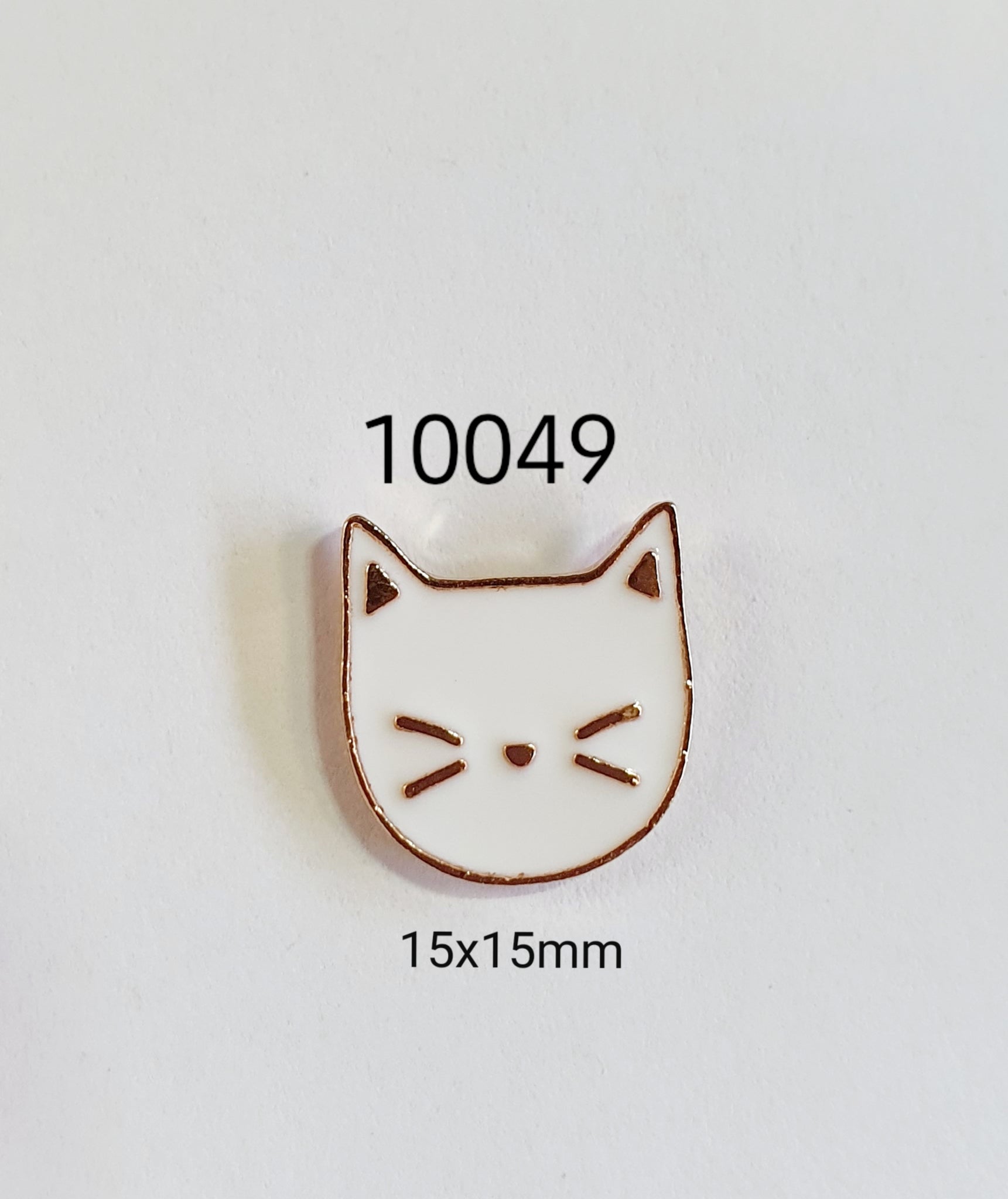 10048 Cat Head Lapel Pin / Badge