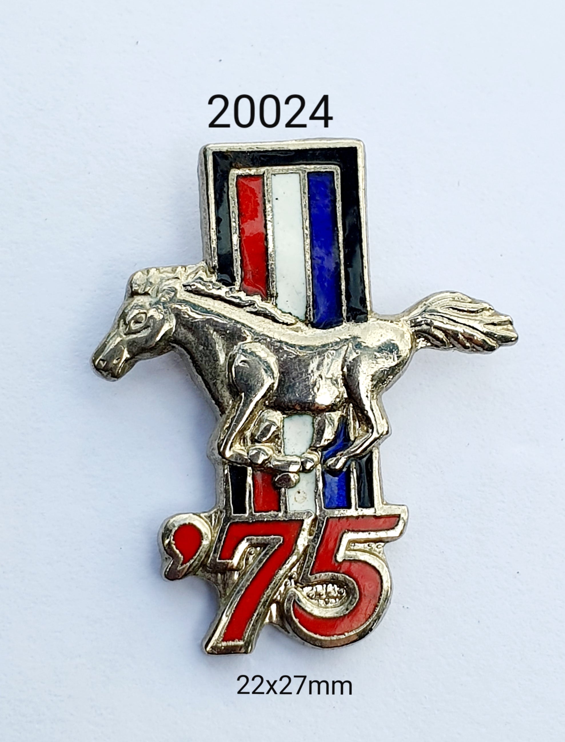 20024 Mustang 1975 Lapel Pin / Badge