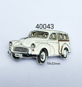 40043 Morris 1968 Traveller Van Lapel Pin / Badge