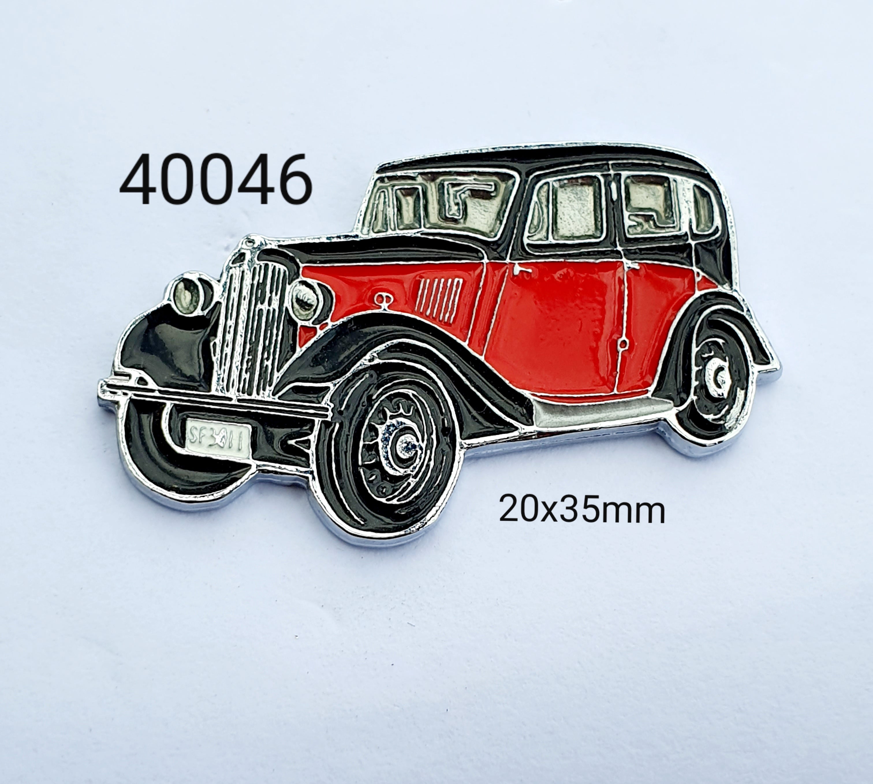 40046 Morris 8 4 Door Lapel Pin / Badge