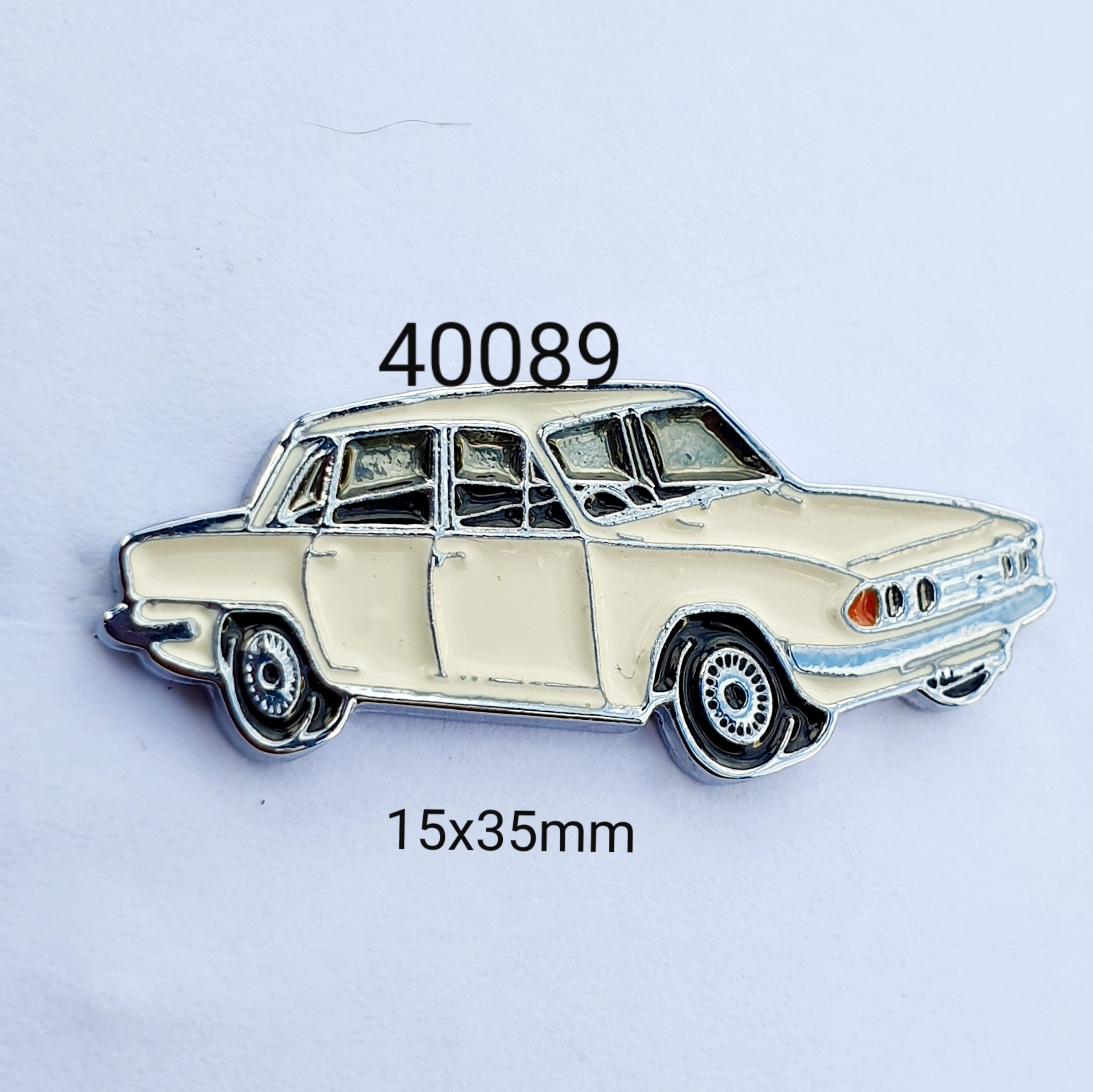 40089 Triumph 2000 Lapel Pin / Badge