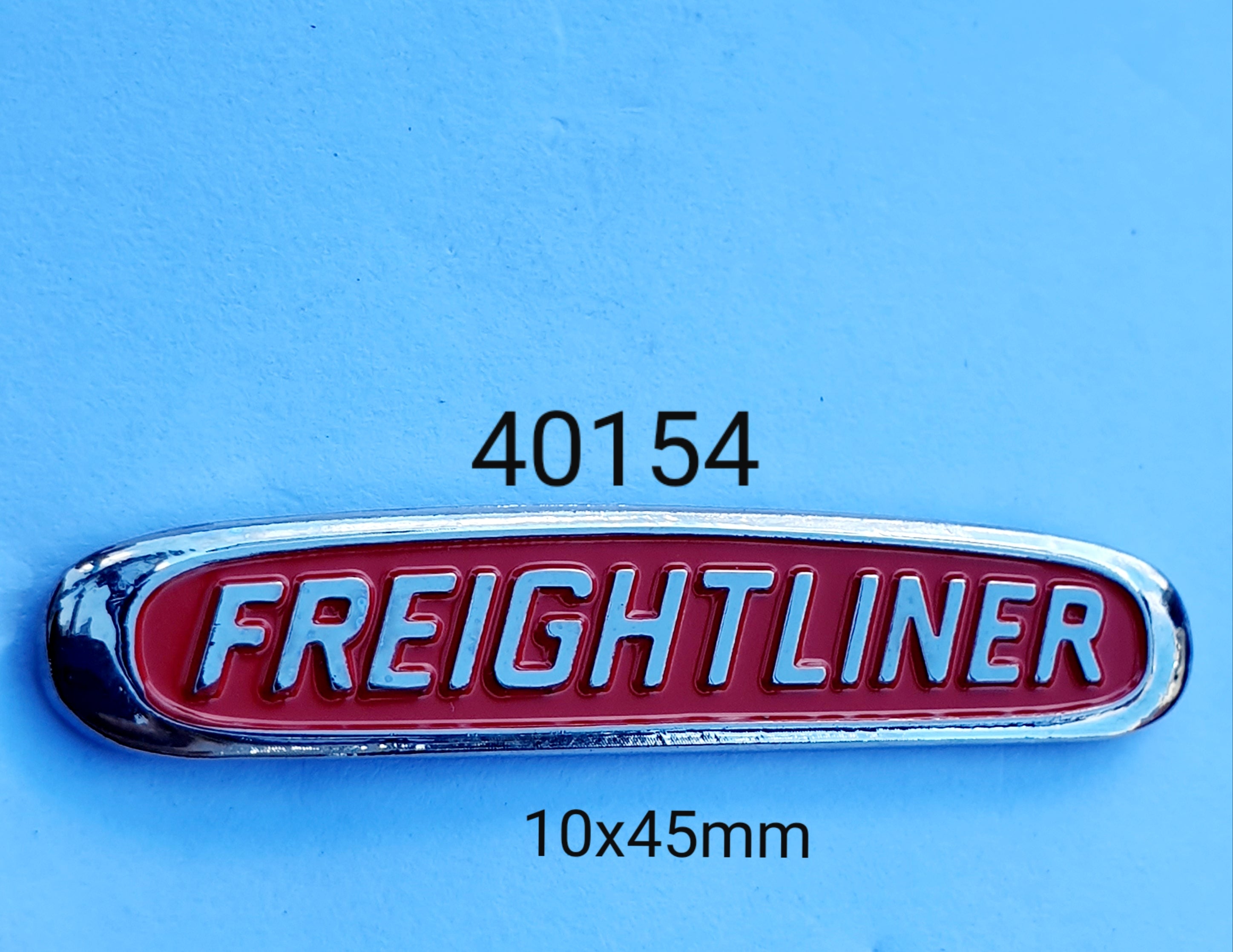 40154 Freightliner Lapel Pin / Badge