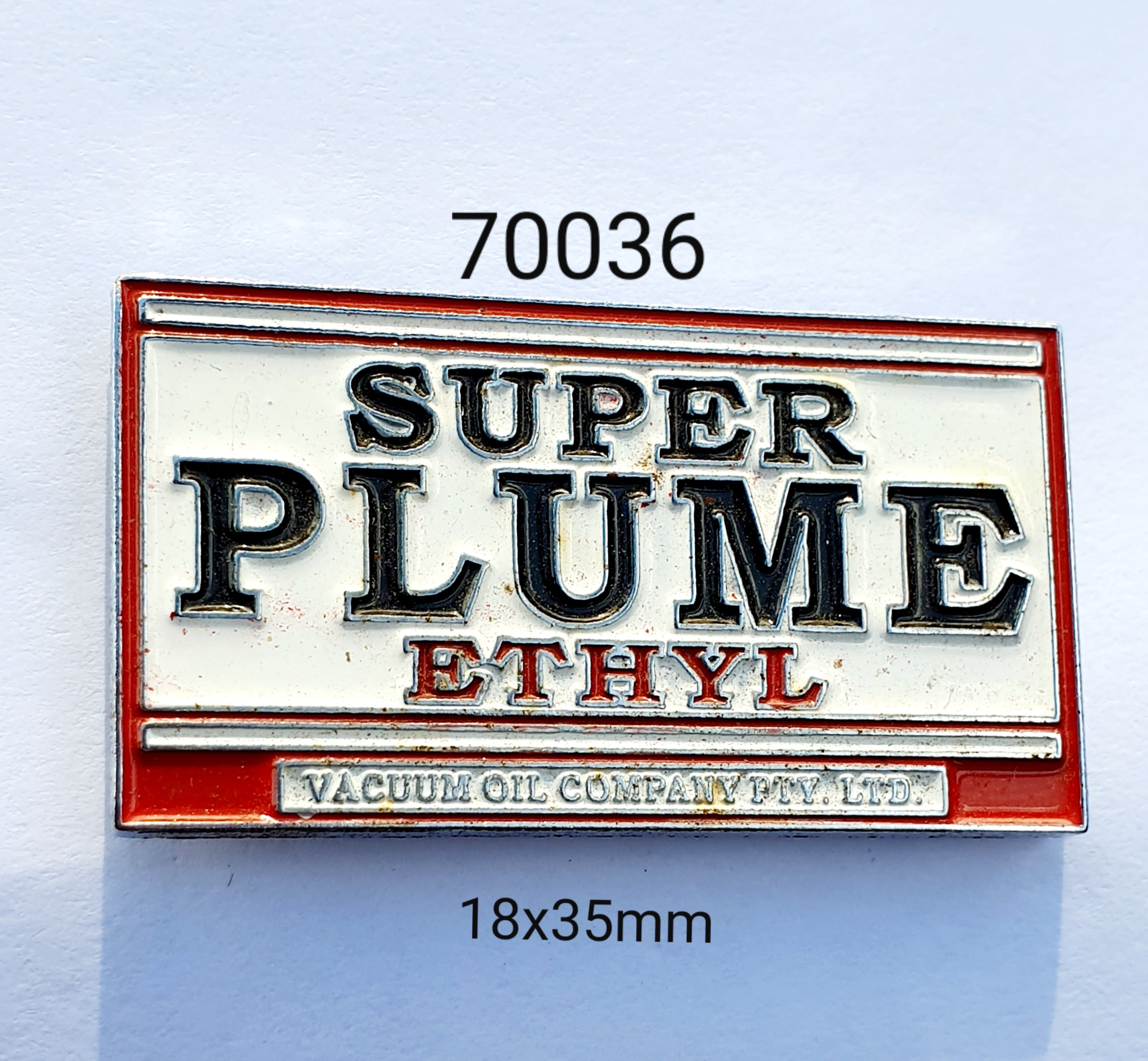 70036 Super Plume Lapel Pin / Badge