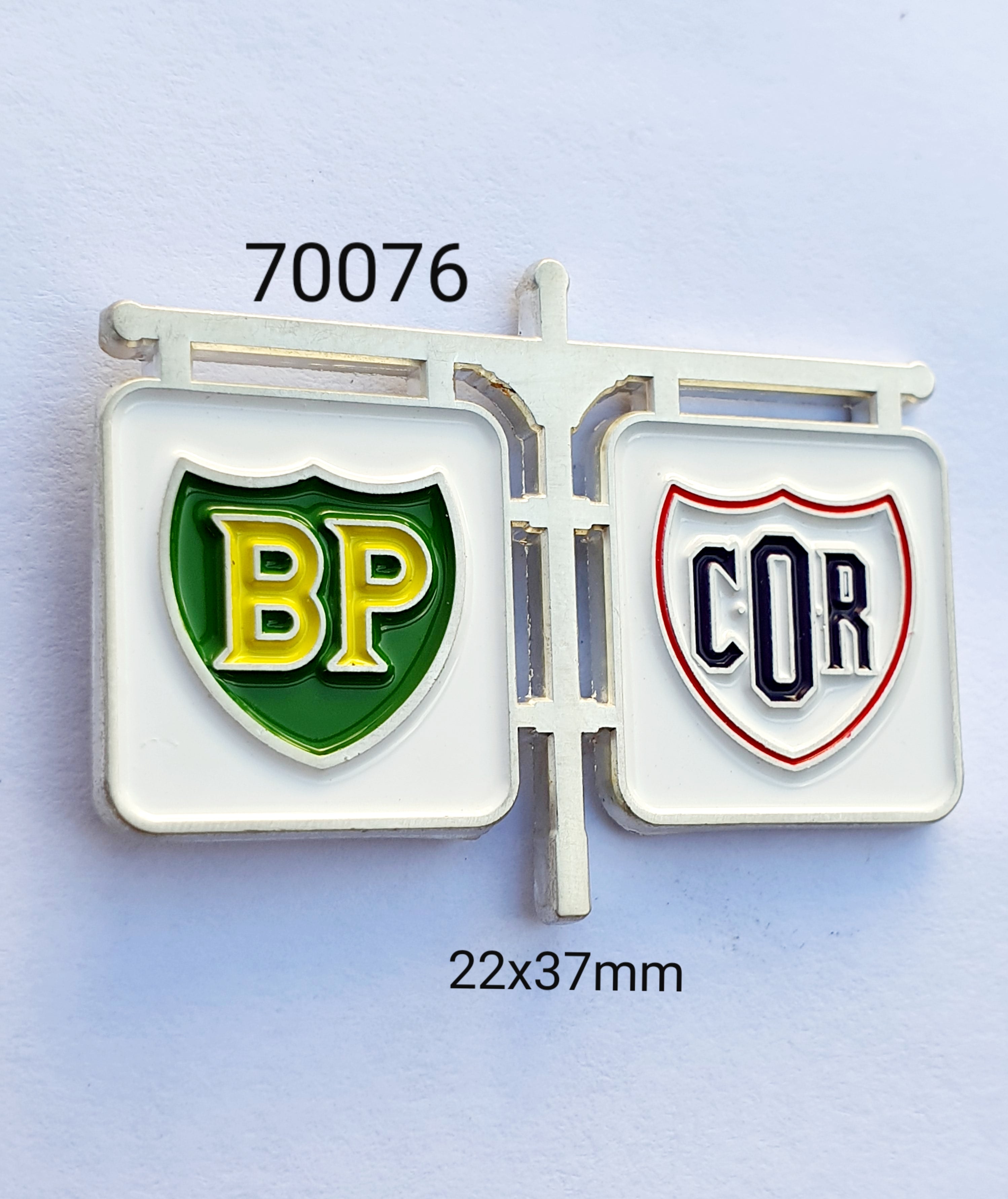 70076 BP / COR Fuel Bowser Lapel Pin / Badge