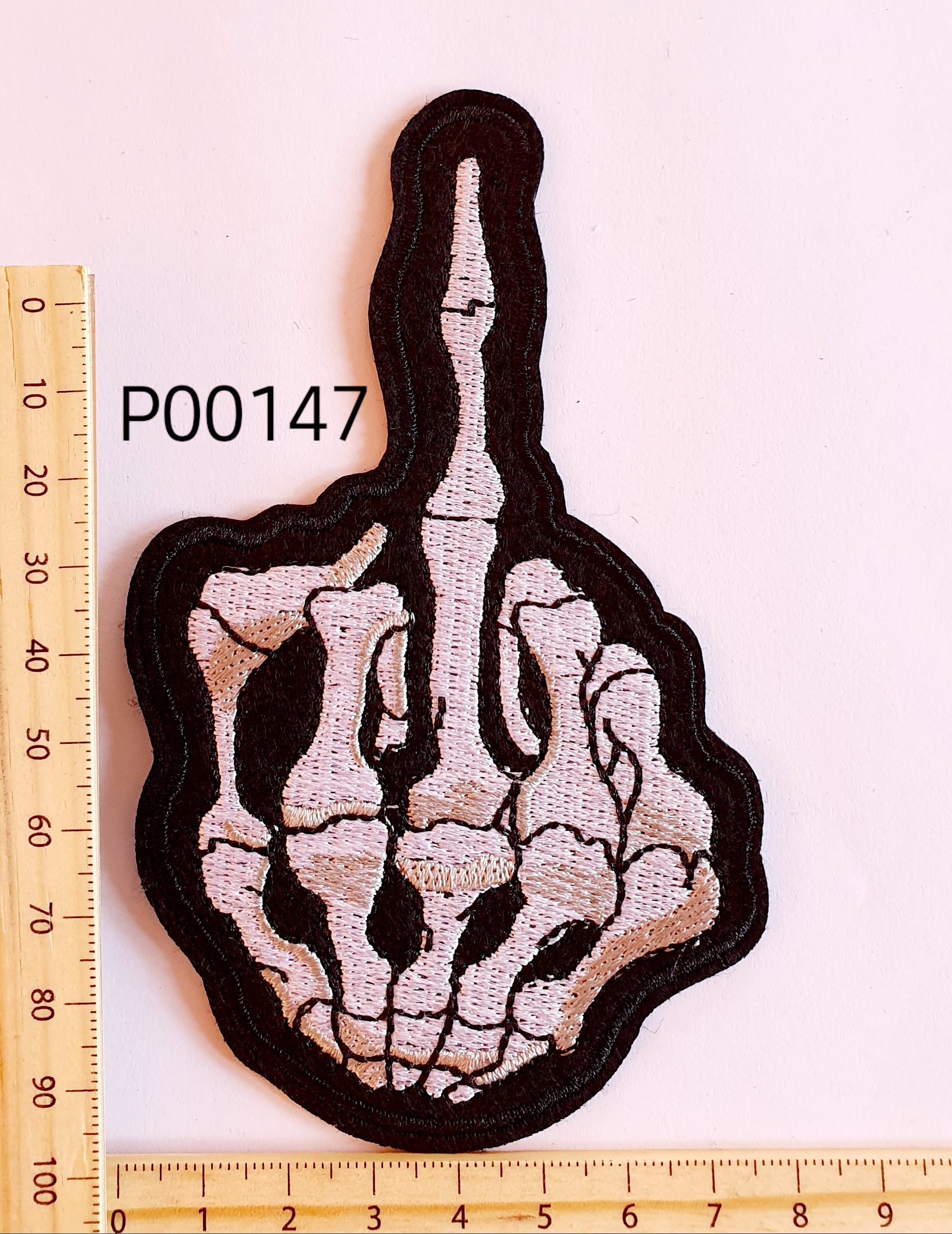 P00147 Finger Iron On Cloth Patch