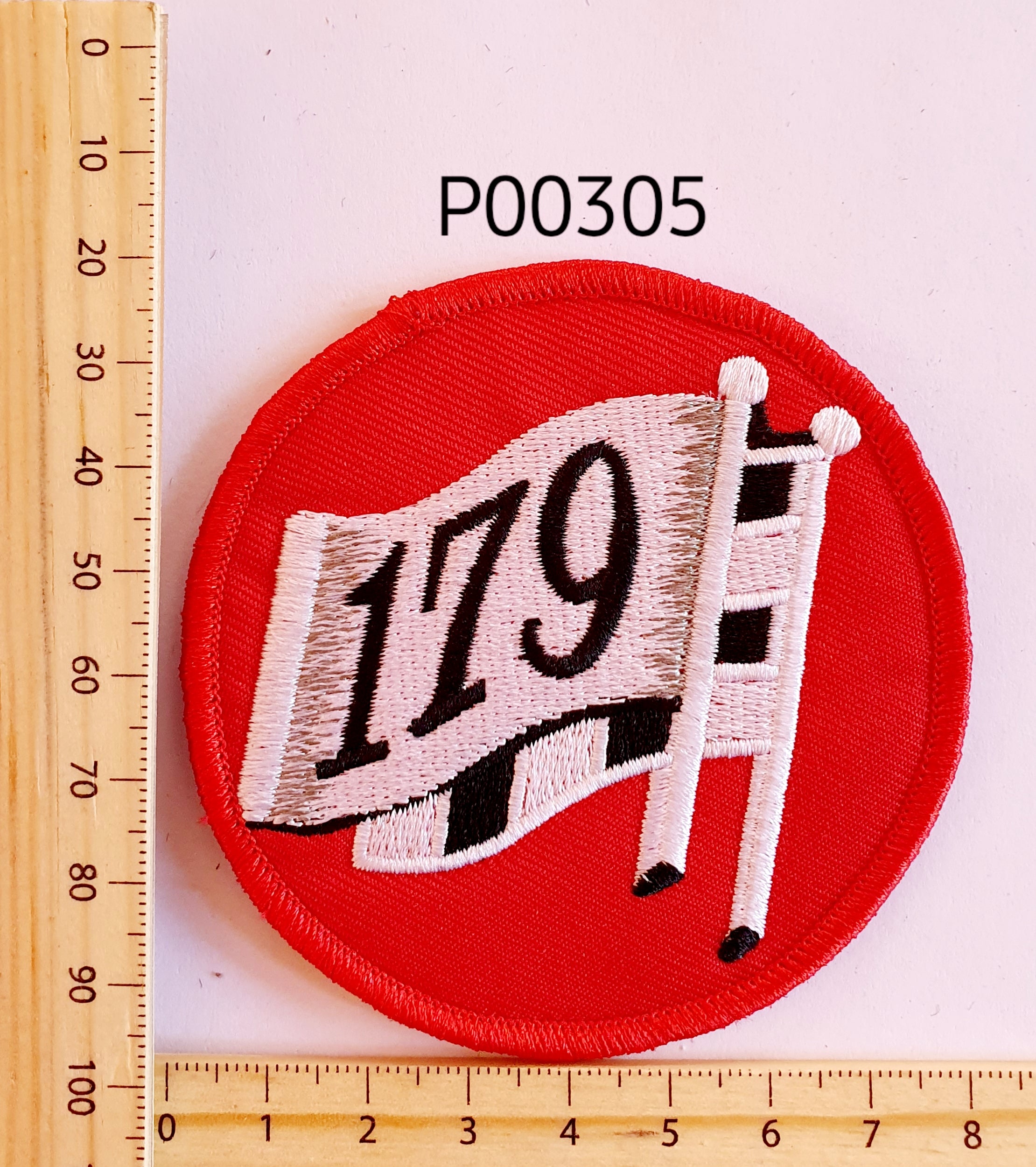 P00305 179 Flag Round Iron On Cloth Patch